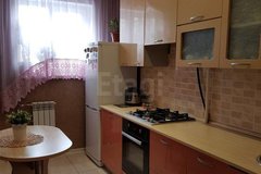 г. Каменск-Уральский, ул. Октябрьская, 112 (городской округ Каменский) - фото квартиры