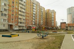 Екатеринбург, ул. Бакинских комиссаров, 97 (Уралмаш) - фото квартиры