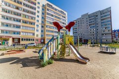 г. Арамиль, ул. Космонавтов, 11а (городской округ Арамильский) - фото квартиры