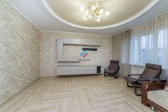 Екатеринбург, ул. Байкальская, 27 (Синие Камни) - фото квартиры