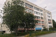 г. Краснотурьинск, ул. Ленинского Комсомола, 4 (городской округ Краснотурьинск) - фото квартиры