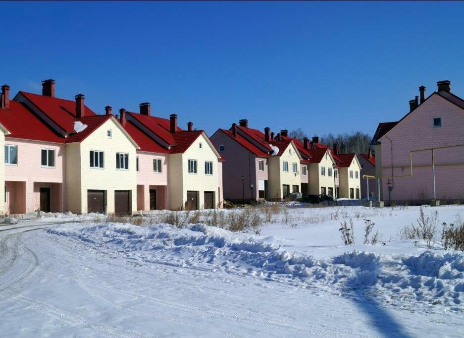 к.п. Снегири, д. 18 (городской округ Белоярский) - фото таунхауса (1)