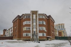 Екатеринбург, ул. Кольцевая, 47 (УНЦ) - фото квартиры