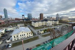 Екатеринбург, ул. Добролюбова, 10 - фото здания