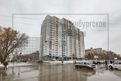 Екатеринбург, ул. Фурманова, 103 (Автовокзал) - фото квартиры