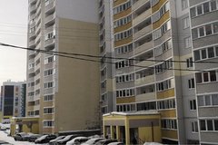 г. Первоуральск, ул. Емлина, 21 (городской округ Первоуральск) - фото квартиры