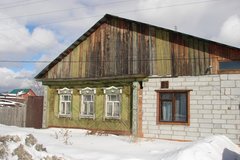 г. Арамиль, ул. Октябрьская, 81 (городской округ Арамильский) - фото дома