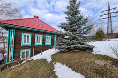 г. Краснотурьинск, ул. Первомайская (городской округ Краснотурьинск) - фото дома