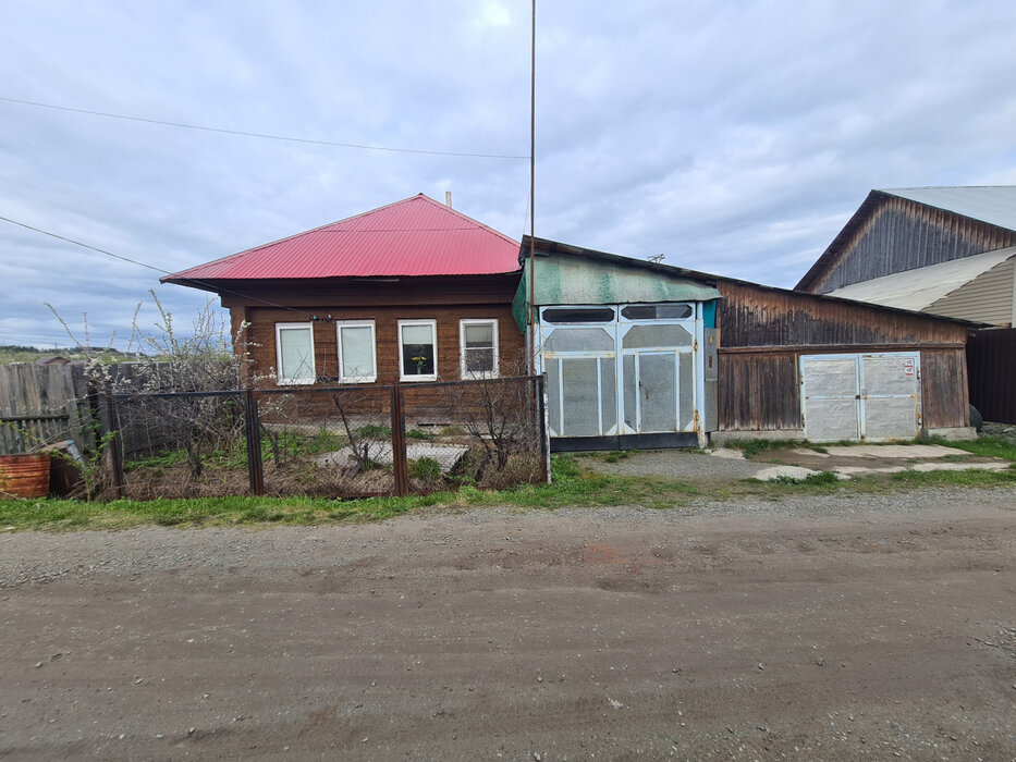 г. Краснотурьинск, ул. Комарова,   (городской округ Краснотурьинск) - фото дома (1)