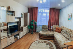 г. Каменск-Уральский, ул. Октябрьская, 4 (городской округ Каменский) - фото квартиры