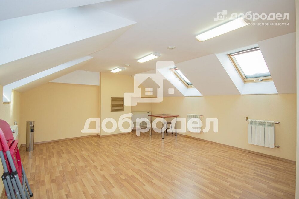 Екатеринбург, ул. Луначарского, 240 к.12 (Парковый) - фото торговой площади (1)
