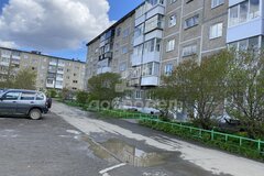 г. Первоуральск, ул. Розы Люксембург, 11 (городской округ Первоуральск) - фото квартиры