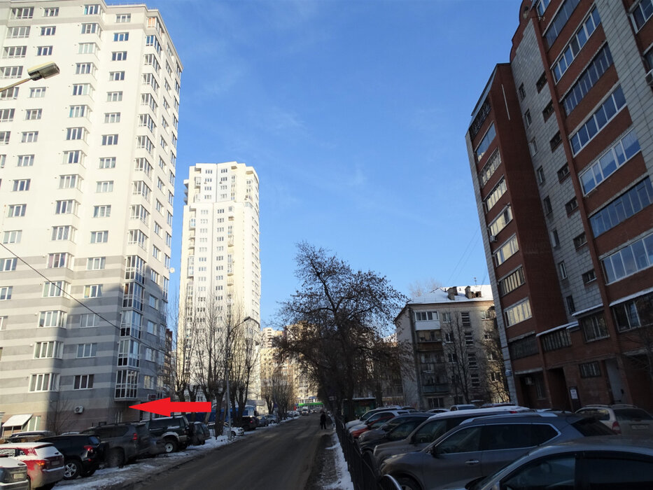 Екатеринбург, ул. Трактористов, 10 (Автовокзал) - фото торговой площади (1)