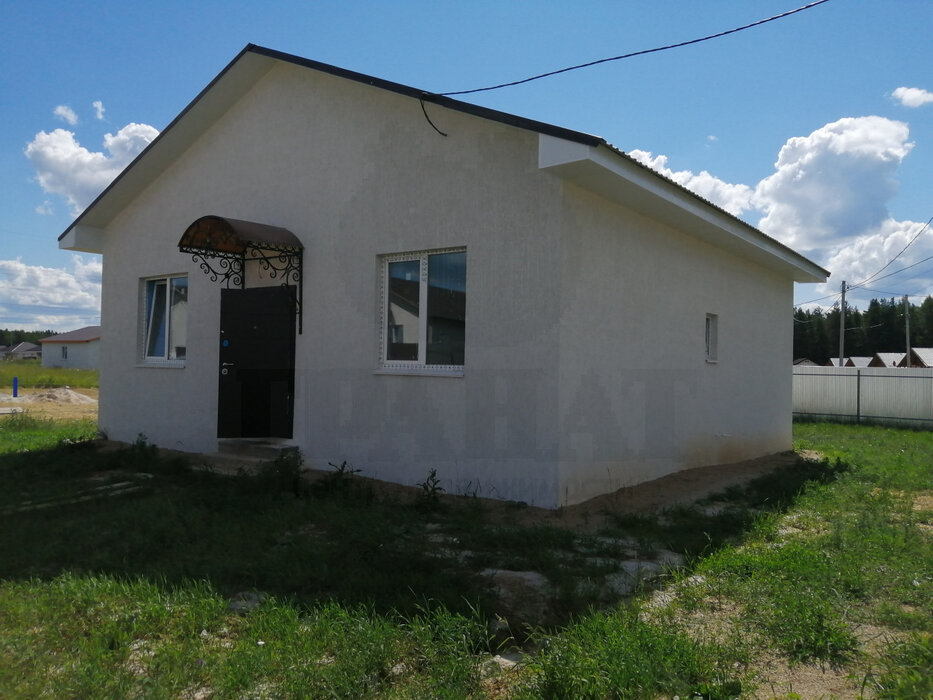 к.п. Чистые росы-2, ул. Яшмовая, 44 (городской округ Белоярский) - фото коттеджа (1)