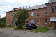 поселок городского типа Малышева, ул. Ветеранов, 27 (городской округ Малышевский) - фото квартиры