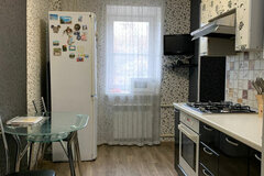 г. Арамиль, ул. Курчатова, 16 (городской округ Арамильский) - фото квартиры