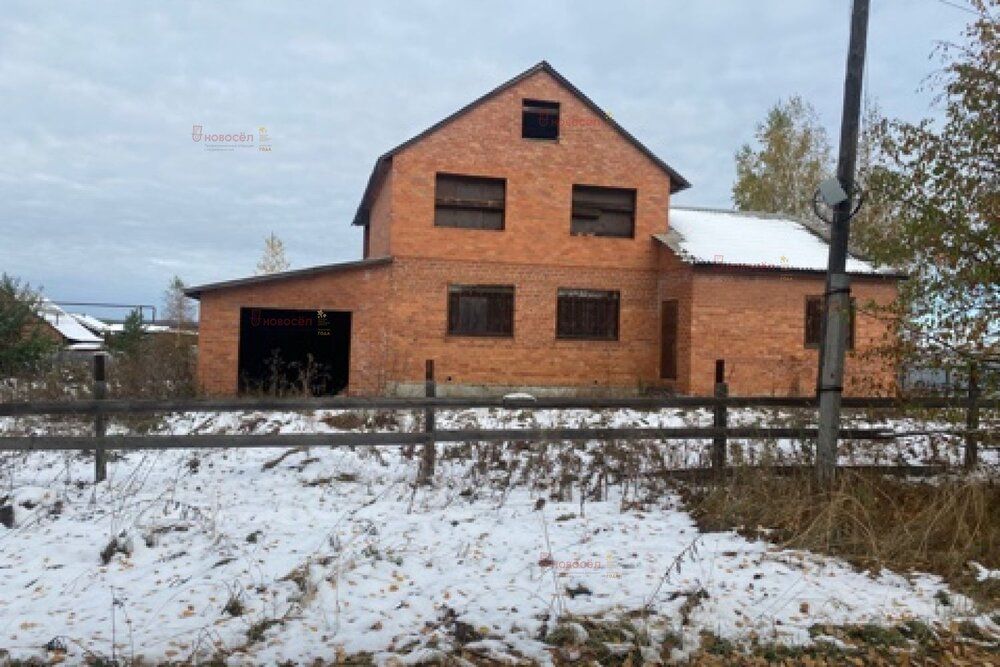 п. Октябрьский (г.о. Сысертский), ул. Уральская, 7 (городской округ Сысертский) - фото дома (4)