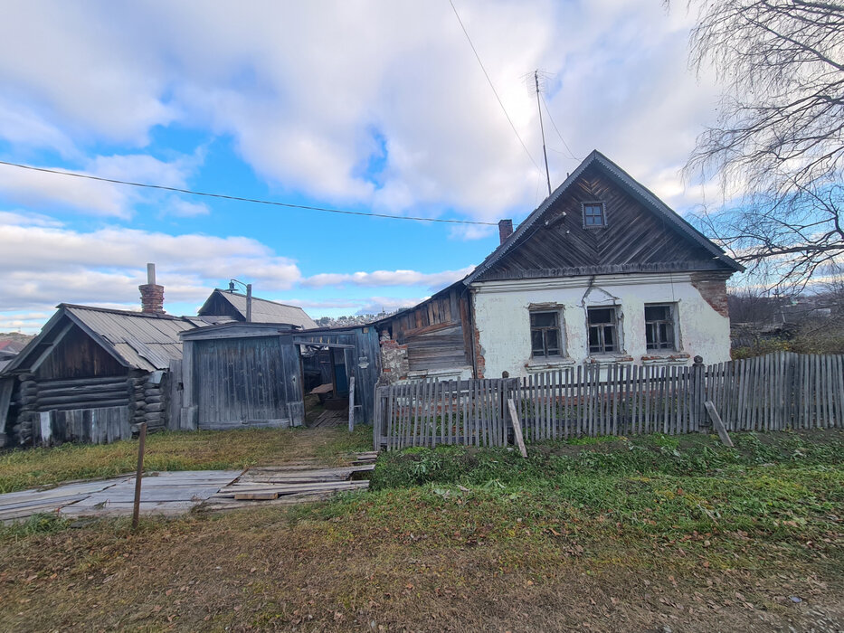г. Краснотурьинск, ул. Комарова,   (городской округ Краснотурьинск) - фото дома (5)