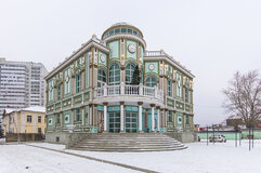 Екатеринбург, ул. Пехотинцев, 25 - фото здания