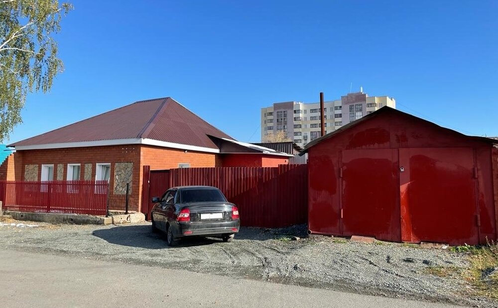 г. Арамиль, ул. Белинского, 3 (городской округ Арамильский) - фото дома (1)