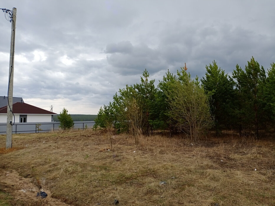 п. Бобровский, ул. Александра Бурака (городской округ Сысертский) - фото земельного участка (1)