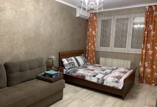 Екатеринбург, ул. Сиреневый, 4/4 (ЖБИ) - фото квартиры (1)