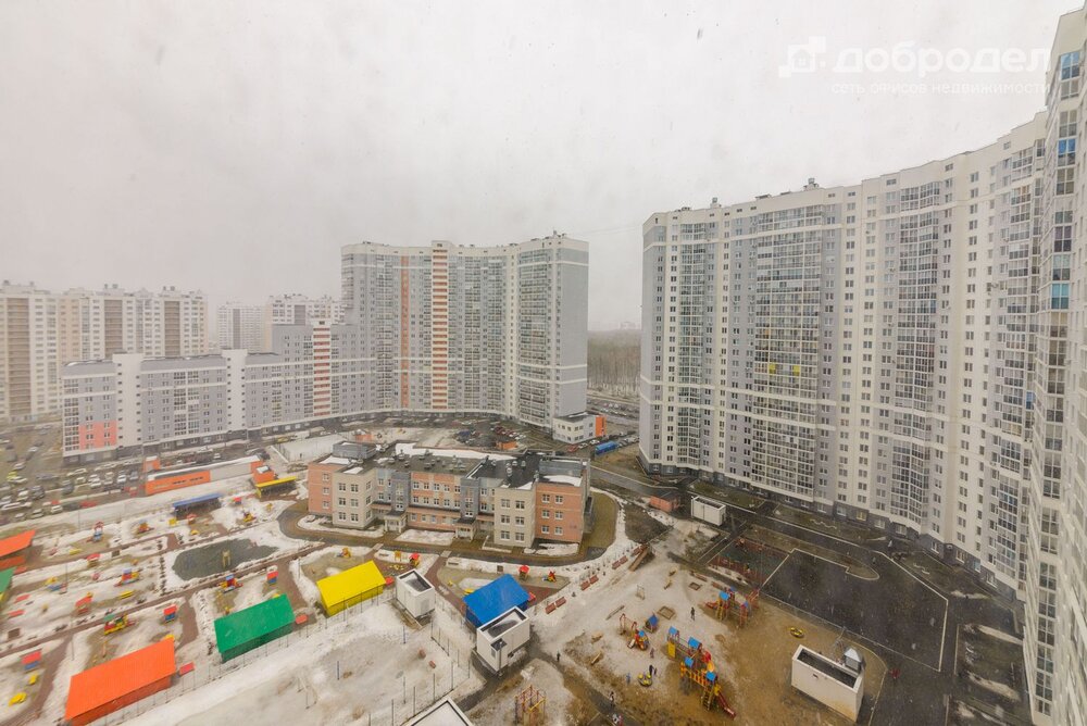 Екатеринбург, ул. Чкалова, 231 (УНЦ) - фото квартиры (1)