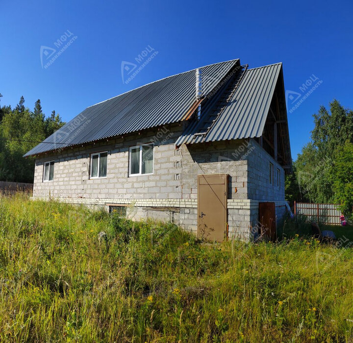 с. Мезенское, ул. Изумрудная, 26 (городской округ Заречный) - фото дома (1)