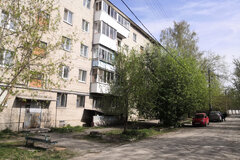 Екатеринбург, ул. Сибирский, 107 (Лечебный) - фото квартиры