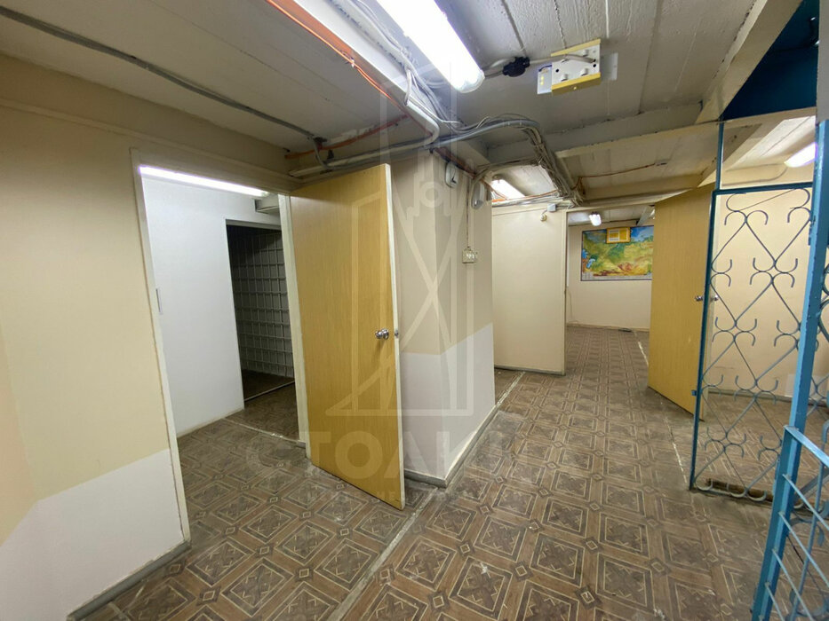 Екатеринбург, ул. Банковский, 8 (Центр) - фото торговой площади (8)
