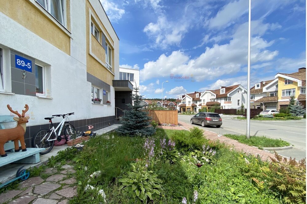 Екатеринбург, ул. Большие Караси, 89-5 (Карасьеозерск) - фото таунхауса (3)