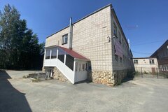 поселок городского типа Малышева, ул. Свободы, 9а (городской округ Малышевский) - фото офисного помещения