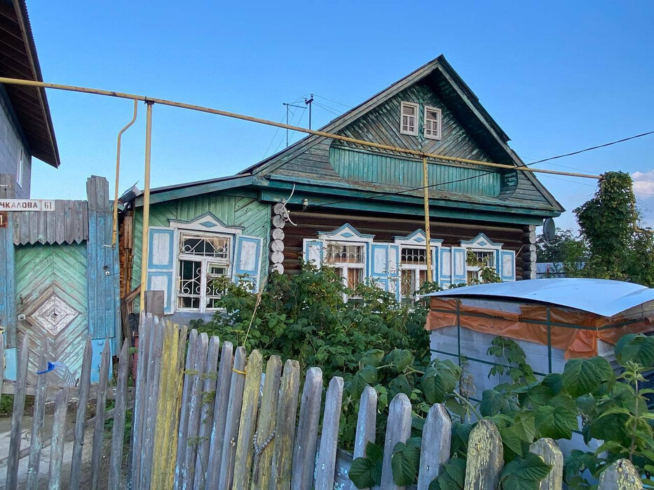 г. Среднеуральск, ул. Чкалова, 61 (городской округ Среднеуральск) - фото дома (4)