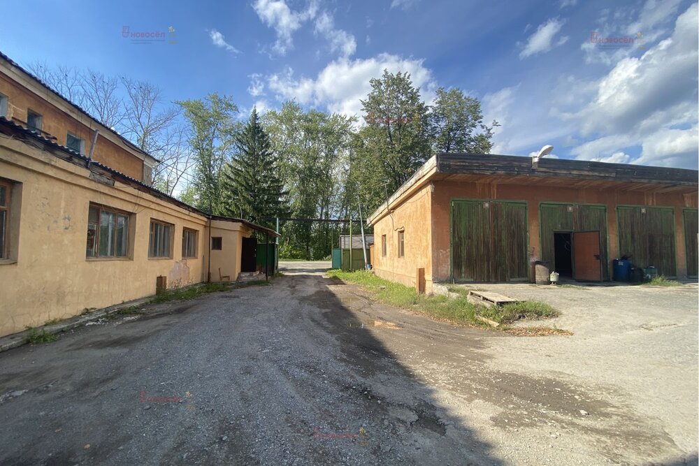 п. Буланаш, ул. Грибоедова, 8 (городской округ Артемовский) - фото здания (5)
