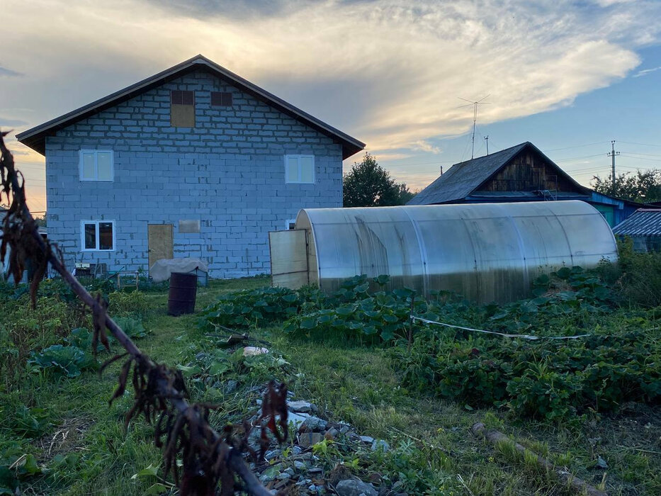 г. Среднеуральск, ул. Чкалова, 61а (городской округ Среднеуральск) - фото дома (4)