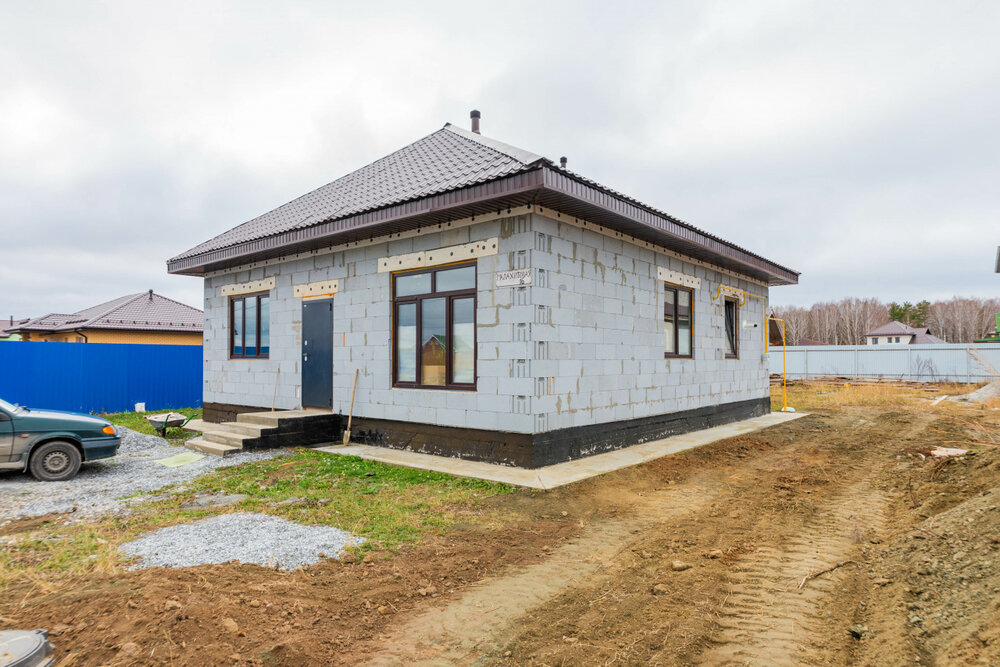 г. Среднеуральск, ул. Малахитовая, 16 (городской округ Среднеуральск) - фото коттеджа (1)