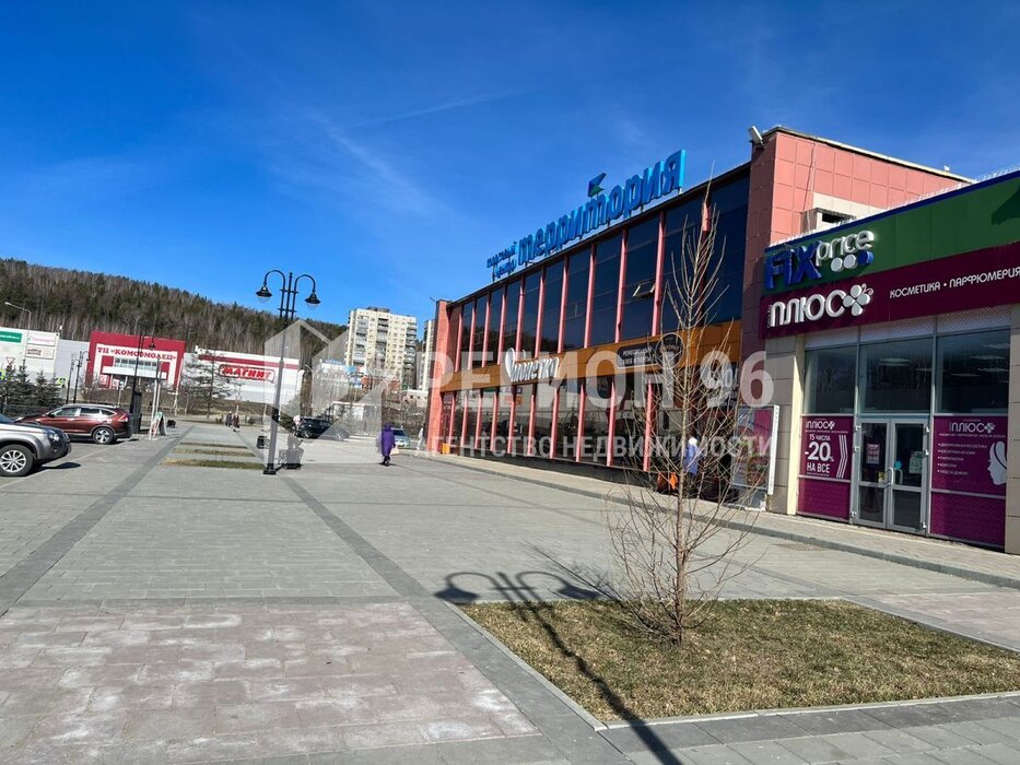 г. Новоуральск, ул. Комсомольская, 18 (городской округ Новоуральский) - фото торговой площади (1)