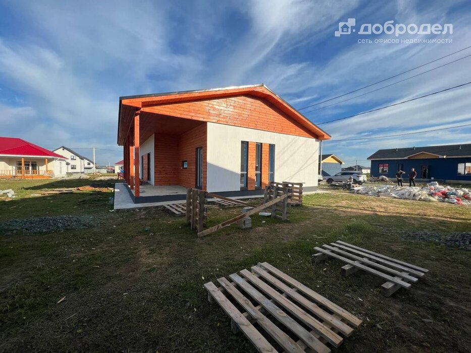 п. Прохладный, ул. Дубровая, 23 (городской округ Белоярский) - фото дома (7)