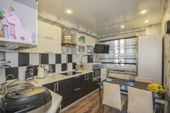 Екатеринбург, ул. Сиреневый, 8 (ЖБИ) - фото квартиры