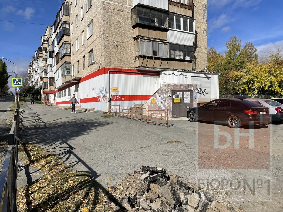 г. Полевской, ул. Ялунина, 9 (городской округ Полевской) - фото торговой площади (3)