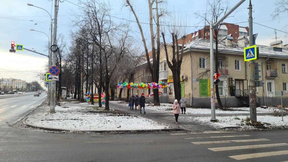Екатеринбург, ул. Энтузиастов, 24 (Эльмаш) - фото торговой площади (2)