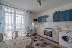 Екатеринбург, ул. Латвийская, 56/3 (Компрессорный) - фото квартиры