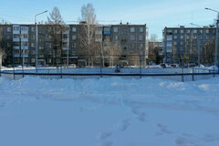 г. Первоуральск, ул. Строителей, 22 (городской округ Первоуральск) - фото квартиры