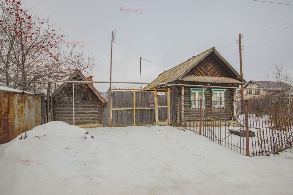 поселок городского типа Белоярский, ул. 1Мая, 3 (городской округ Белоярский) - фото дома (1)