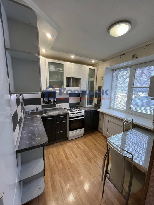 Жск каменск-уральский каменская 101. Каменская 101 каменск-уральский планировка квартир. Ул. Снять квартиру каменск-уральский на длительный срок. Квартира двухкомнатная в зеленогорске.