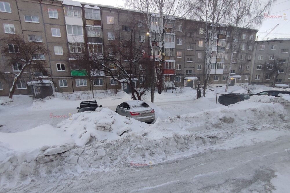 г. Первоуральск, ул. Емлина, 20 (городской округ Первоуральск) - фото квартиры (2)