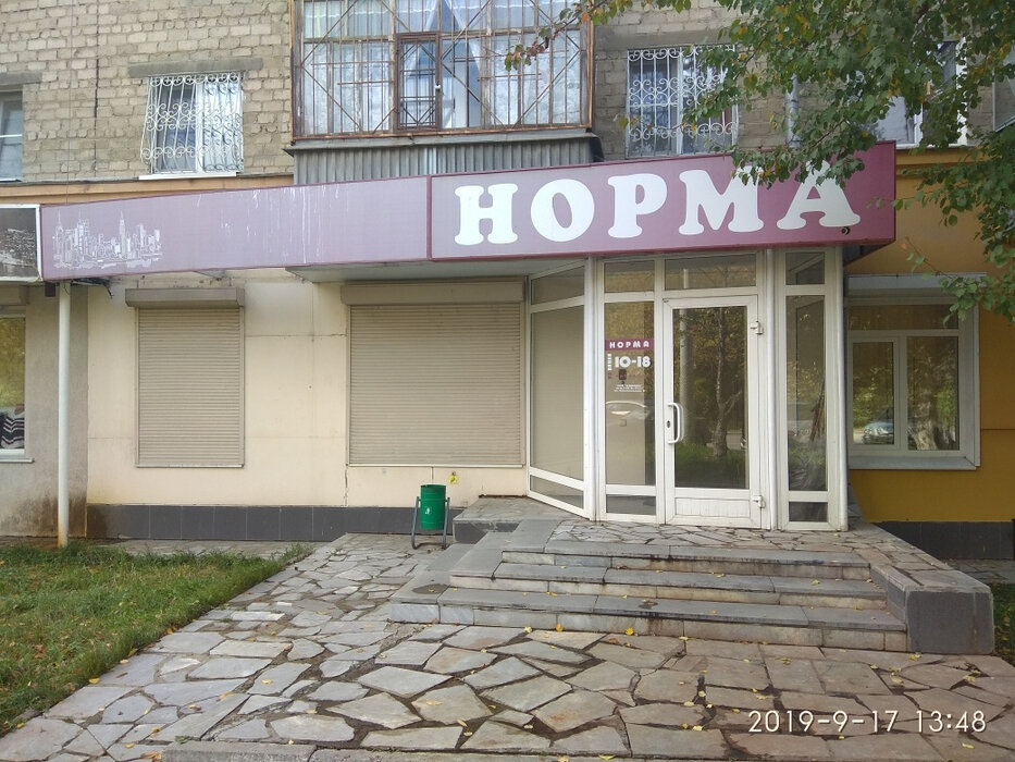 Екатеринбург, ул. Комсомольская, 8 (Втузгородок) - фото торговой площади (1)