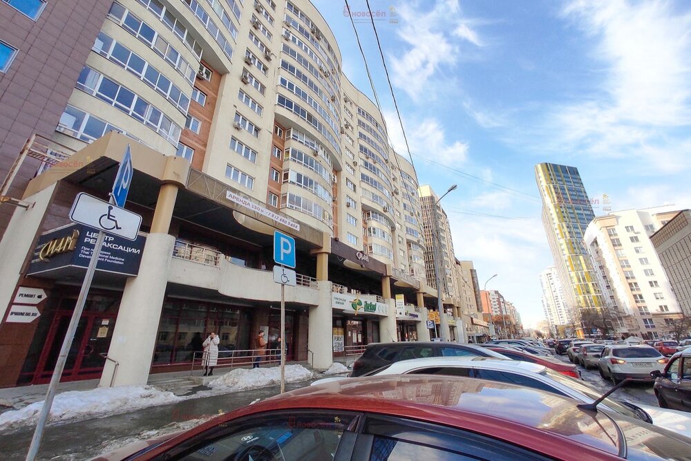 Екатеринбург, ул. Хохрякова, 74 (Центр) - фото торговой площади (2)