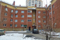 Екатеринбург, ул. Кольцевая, 45 (УНЦ) - фото квартиры
