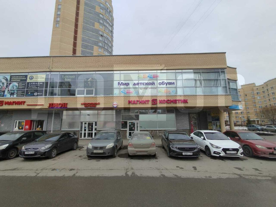 Екатеринбург, ул. Михеева, 12 (УНЦ) - фото торговой площади (7)